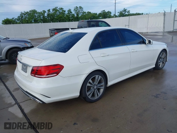 2015 Mercedes-Benz E 350 Sport с VIN WDDHF5KB5FB109831, выставлен на аукционе IAAI как лот 42345153 с пробегом 180 437 миль миль и . История ставок и продаж доступна на DreamBid. Изображение 4.