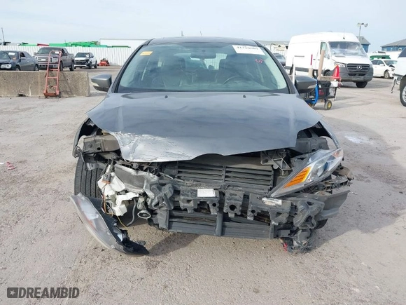 2013 Ford Focus SE with VIN 1FADP3K28DL265577, listed as a IAAI auction lot 41720607 with 80,700 mi miles. Bid and sale history available at carsss.com. Image 6.