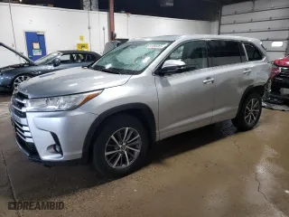 2017 Toyota Highlander XLE with VIN 5TDJZRFH7HS480171, listed as a Copart auction lot 51065085 with 107,334 mi miles and Salvage Title. Bid and sale history available at carsss.com. Image 1.