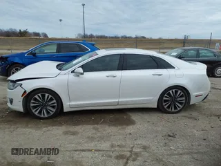 2019 Lincoln MKZ Hybrid Reserve II z VIN 3LN6L5MU1KR631351, wystawiony jako IAAI lot #41522333 z przebiegiem 82 839 mil mil oraz . Historia ofert i sprzedaży dostępna na DreamBid. Obrazek 14.