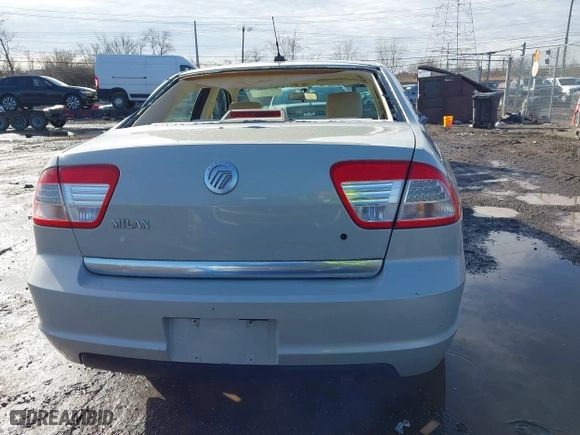 2008 Mercury Milan with VIN 3MEHM07Z58R638718, listed as a IAAI auction lot 41536905 with 70,729 mi miles. Bid and sale history available at carsss.com. Image 16.