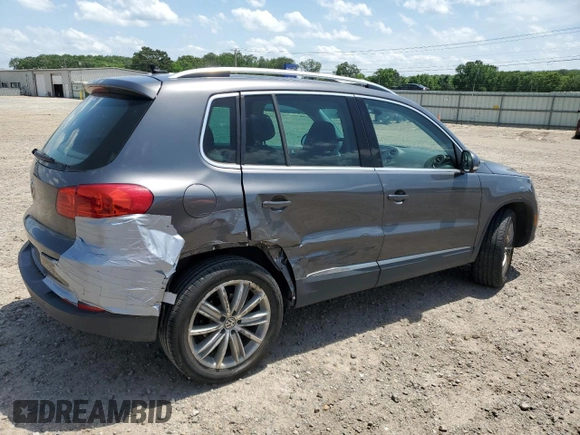 2016 Volkswagen Tiguan SE with VIN WVGAV7AXXGW502267, listed as a Copart auction lot 54916725 with 105,926 mi miles and Clean title. Bid and sale history available at DreamBid. Image 3.