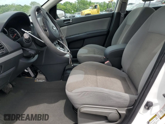 2011 Nissan Sentra S z VIN 3N1AB6AP3BL617933, wystawiony jako Copart lot #56425975 z przebiegiem 107 877 mil mil oraz Szkoda całkowita • Salvage title. Historia ofert i sprzedaży dostępna na DreamBid. Obrazek 7.