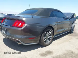 2017 Ford Mustang GT Premium z VIN 1FATP8FFXH5287242, wystawiony jako IAAI lot #42294315 z przebiegiem 92 831 mil mil oraz . Historia ofert i sprzedaży dostępna na DreamBid. Obrazek 4.