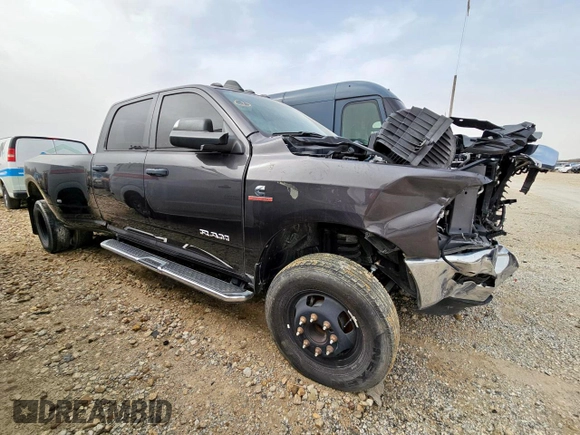 2021 Ram 3500 Tradesman with VIN 3C63RRGL8MG636360, listed as a Copart auction lot 47781365 with 42,568 mi miles and Salvage Title. Bid and sale history available at carsss.com. Image 4.