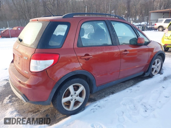 2007 Suzuki SX4 z VIN JS2YB413775111452, wystawiony jako IAAI lot #41258800 z przebiegiem 171 145 mil mil oraz . Historia ofert i sprzedaży dostępna na DreamBid. Obrazek 4.