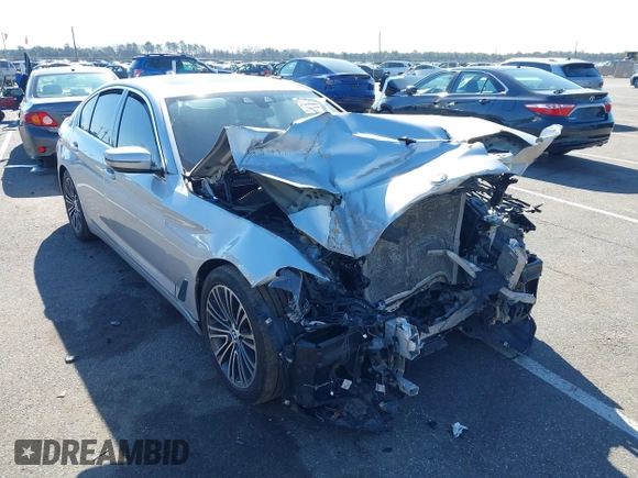 2019 BMW 5 Series 530i xDrive z VIN WBAJA7C59KG909704, wystawiony jako IAAI lot #41740440 z przebiegiem Nie podano mil oraz . Historia ofert i sprzedaży dostępna na DreamBid. Obrazek 6.