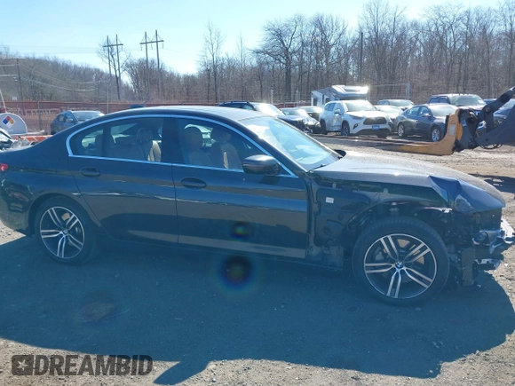 2021 BMW 5 Series 530i xDrive with VIN WBA13BJ05MCF37926, listed as a IAAI auction lot 41704102 with 22,072 mi miles and . Bid and sale history available at DreamBid. Image 18.