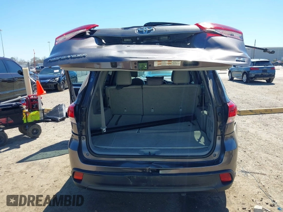 2019 Toyota Highlander LE with VIN 5TDZZRFH6KS306098, listed as a IAAI auction lot 41712844 with 92,056 mi miles and . Bid and sale history available at DreamBid. Image 18.