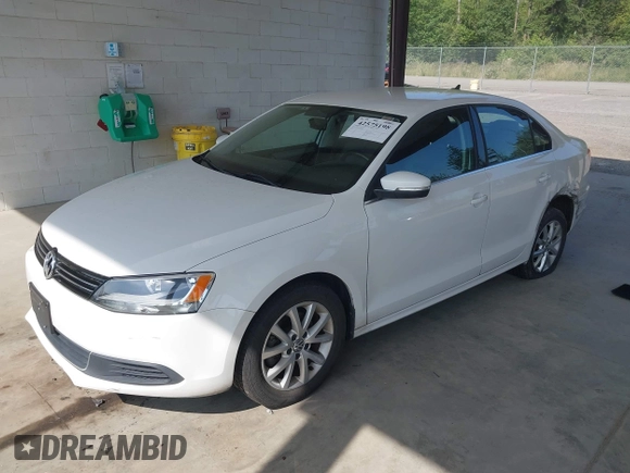 2013 Volkswagen Jetta SE with VIN 3VWDP7AJ3DM450335, listed as a IAAI auction lot 42575198 with 100,184 mi miles and . Bid and sale history available at DreamBid. Image 17.