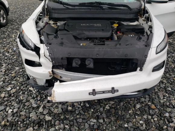 2017 Jeep Cherokee Limited with VIN 1C4PJMDB1HW562142, listed as a Copart auction lot 55366515 with 201,577 mi miles and Salvage title. Bid and sale history available at DreamBid. Image 12.