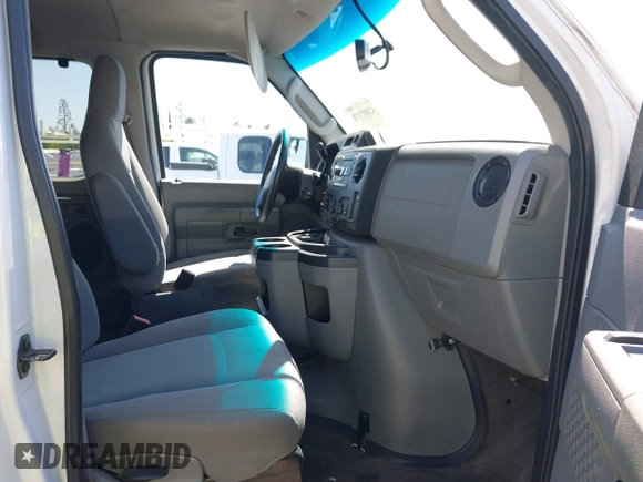 2014 Ford Econoline Passenger XL with VIN 1FBNE3BL9EDA22177, listed as a IAAI auction lot 42097378 with 232,100 mi miles. Bid and sale history available at carsss.com. Image 5.