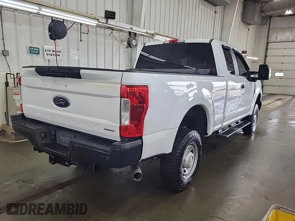 2019 Ford F-250 XL with VIN 1FT7X2B60KED15782, listed as a IAAI auction lot 42840321 with 119,106 mi miles and . Bid and sale history available at DreamBid. Image 29.
