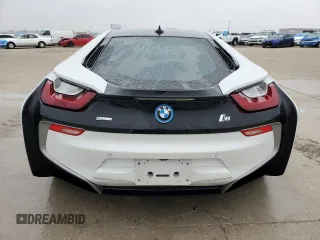 2015 BMW i8 z VIN WBY2Z2C52FV392362, wystawiony jako Copart lot #78270524 z przebiegiem 59 293 mil mil oraz Szkoda całkowita • Salvage title. Historia ofert i sprzedaży dostępna na DreamBid. Obrazek 6.