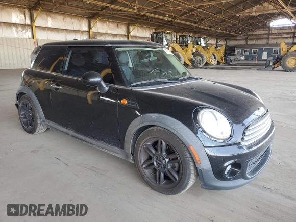 2011 MINI Hardtop z VIN WMWSU3C54BT253827, wystawiony jako Copart lot #57712835 z przebiegiem 150 016 mil mil oraz Czysty tytuł • Clean title. Historia ofert i sprzedaży dostępna na DreamBid. Obrazek 4.