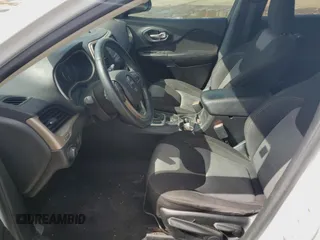 2017 Jeep Cherokee Altitude z VIN 1C4PJLAB4HW540506, wystawiony jako Copart lot #62934975 z przebiegiem Nie podano mil oraz Nie do naprawy • Non repairable. Historia ofert i sprzedaży dostępna na DreamBid. Obrazek 7.