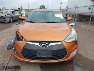 2015 Hyundai Veloster RE:FLEX with VIN KMHTC6AD8FU238345, listed as a IAAI auction lot 41549377 with 117,240 mi miles. Bid and sale history available at carsss.com. Image 13.