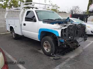 2006 GMC Sierra 2500HD z VIN 1GDHC24U46E285439, wystawiony jako IAAI lot #41804457 z przebiegiem 95 674 mil mil oraz . Historia ofert i sprzedaży dostępna na DreamBid. Obrazek 1.