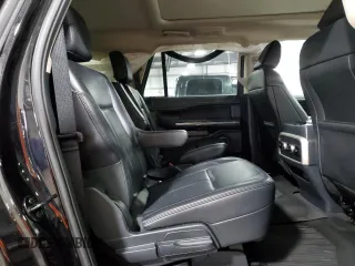 2024 Ford Expedition Max XLT z VIN 1FMJK1J87REA24817, wystawiony jako Copart lot #52189555 z przebiegiem 9 506 mil mil oraz Szkoda całkowita • Salvage title. Historia ofert i sprzedaży dostępna na DreamBid. Obrazek 11.