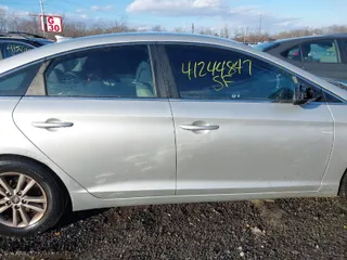 2017 Hyundai Sonata SE with VIN 5NPE24AF1HH566046, listed as a IAAI auction lot 41244847 with 1 mi miles. Bid and sale history available at carsss.com. Image 12.