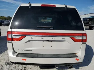 2017 Lincoln Navigator Reserve z VIN 5LMJJ2LT2HEL03324, wystawiony jako Copart lot #86693884 z przebiegiem 88 652 mil mil oraz Szkoda całkowita • Salvage title. Historia ofert i sprzedaży dostępna na DreamBid. Obrazek 6.