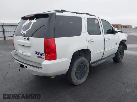 2011 GMC Yukon SLT with VIN 1GKS1CE01BR101311, listed as a IAAI auction lot 41572486 with 1 mi miles. Bid and sale history available at carsss.com. Image 4.