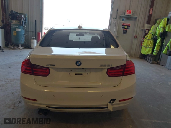 2014 BMW 3 Series 328i xDrive с VIN WBA3B5G56ENS08767, выставлен на аукционе IAAI как лот 42055343 с пробегом 90 487 миль миль и . История ставок и продаж доступна на DreamBid. Изображение 15.