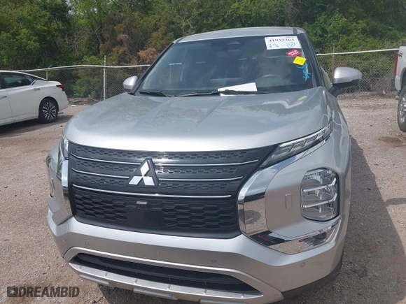 2024 Mitsubishi Outlander SE with VIN JA4J4VA80RZ043654, listed as a IAAI auction lot 41933263 with 43,537 mi miles. Bid and sale history available at carsss.com. Image 12.