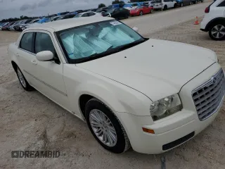2008 Chrysler 300 LX with VIN 2C3LA43RX8H327674, listed as a Copart auction lot 74428474 with 40,559 mi miles and Salvage Title. Bid and sale history available at carsss.com. Image 4.