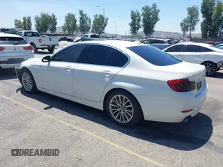 2015 BMW 5 Series 528i z VIN WBA5A5C58FD514538, wystawiony jako IAAI lot #42301127 z przebiegiem 147 084 mil mil oraz . Historia ofert i sprzedaży dostępna na DreamBid. Obrazek 3.