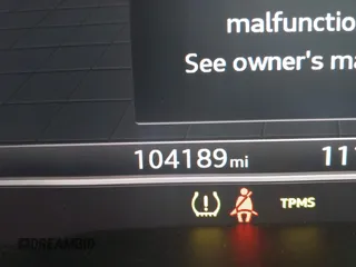 2017 Audi A4 Premium Plus z VIN WAUENAF42HN040468, wystawiony jako IAAI lot #42535328 z przebiegiem 104 189 mil mil oraz . Historia ofert i sprzedaży dostępna na DreamBid. Obrazek 15.