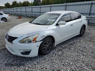 2015 Nissan Altima SV z VIN 1N4AL3AP7FC209967, wystawiony jako Copart lot #57808575 z przebiegiem 174 930 mil mil oraz Szkoda całkowita • Salvage title. Historia ofert i sprzedaży dostępna na DreamBid. Obrazek 1.