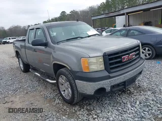 2008 GMC Sierra 1500 Work Truck z VIN 1GTEC19X08Z301295, wystawiony jako IAAI lot #41810350 z przebiegiem 266 306 mil mil oraz . Historia ofert i sprzedaży dostępna na DreamBid. Obrazek 1.