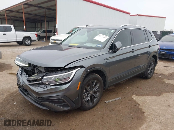 2024 Volkswagen Tiguan SE with VIN 3VV3B7AX2RM068498, listed as a IAAI auction lot 41531195 with 14,778 mi miles and . Bid and sale history available at DreamBid. Image 17.