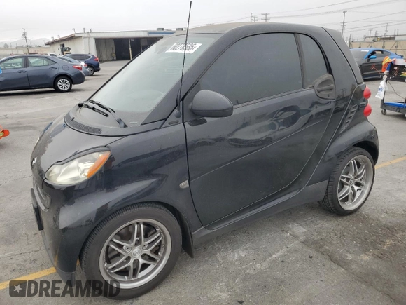 2008 Smart fortwo Pure z VIN WMEEJ31X38K139671, wystawiony jako Copart lot #60278585 z przebiegiem 110 392 mil mil oraz Czysty tytuł • Clean title. Historia ofert i sprzedaży dostępna na DreamBid. Obrazek 1.