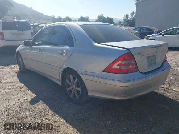 2007 Mercedes-Benz C 280 Luxury с VIN WDBRF54H07F853152, выставлен на аукционе IAAI как лот 41657846 с пробегом 144 314 миль миль и . История ставок и продаж доступна на DreamBid. Изображение 3.