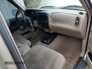 2000 Ford Ranger XL with VIN 1FTYR14V1YTA25925, listed as a Copart auction lot 42436315 with 199,952 mi miles and Salvage Title. Bid and sale history available at DreamBid. Image 8.