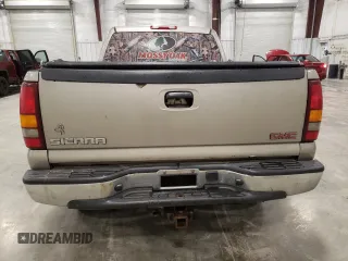 2003 GMC Sierra 1500HD SLE z VIN 1GTGK13U83F140778, wystawiony jako Copart lot #79814764 z przebiegiem 212 371 mil mil oraz Szkody całkowita. Historia ofert i sprzedaży dostępna na DreamBid. Obrazek 6.