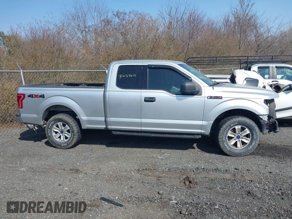 2016 Ford F-150 XLT with VIN 1FTFX1EFXGFA83792, listed as a IAAI auction lot 41034017 with 166,995 mi miles. Bid and sale history available at carsss.com. Image 14.