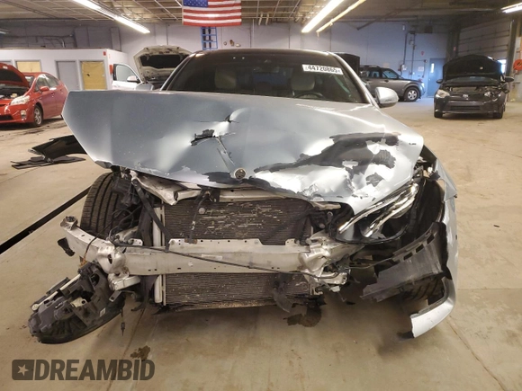 2018 Mercedes-Benz E-Class E 300 with VIN WDDZF4JBXJA476397, listed as a Copart auction lot 44720865 with 48,098 mi miles and Salvage Title. Bid and sale history available at carsss.com. Image 5.