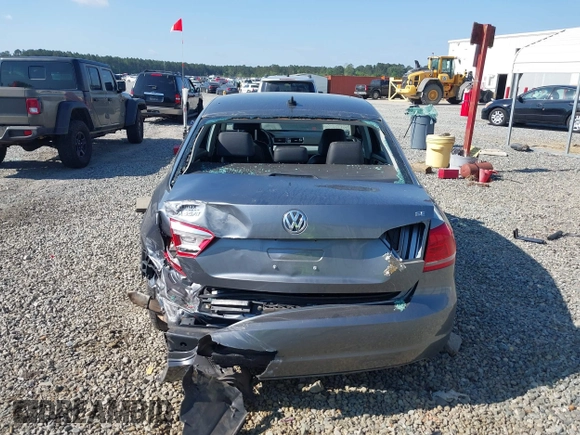 2013 Volkswagen Passat SE with VIN 1VWBH7A39DC048956, listed as a IAAI auction lot 42039394 with 111,331 mi miles and . Bid and sale history available at DreamBid. Image 6.