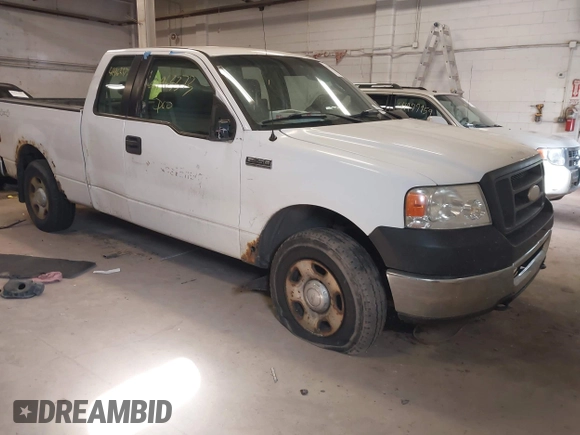 2006 Ford F-150 XLT with VIN 1FTPX14V76FA73829, listed as a IAAI auction lot 41963373 with 158,001 mi miles. Bid and sale history available at carsss.com. Image 1.