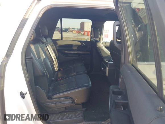 2018 Ford Expedition Max XLT with VIN 1FMJK1HT4JEA17791, listed as a IAAI auction lot 42213781 with 171,582 mi miles and . Bid and sale history available at DreamBid. Image 8.