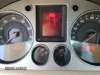 2008 Volkswagen Passat Komfort z VIN WVWAK73C58E198957, wystawiony jako Copart lot #58954865 z przebiegiem 166 468 mil mil oraz Czysty tytuł • Clean title. Historia ofert i sprzedaży dostępna na DreamBid. Obrazek 9.