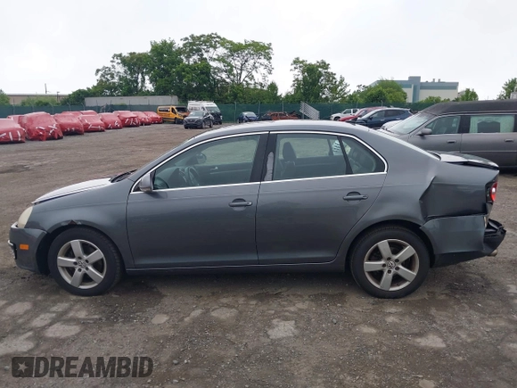 2009 Volkswagen Jetta SE with VIN 3VWRZ71K99M121820, listed as a IAAI auction lot 42458066 with 177,287 mi miles and . Bid and sale history available at DreamBid. Image 15.