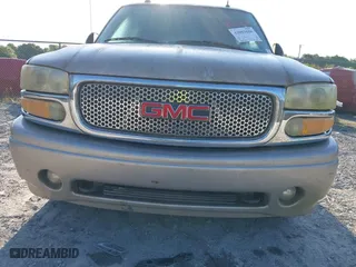 2004 GMC Yukon XL Denali with VIN 1GKFK66U74J224002, listed as a IAAI auction lot 42003688 with 1 mi miles. Bid and sale history available at carsss.com. Image 6.