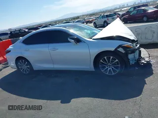 2019 Lexus ES 350 with VIN 58ABZ1B15KU032601, listed as a IAAI auction lot 42334337 with 82,599 mi miles and . Bid and sale history available at DreamBid. Image 14.