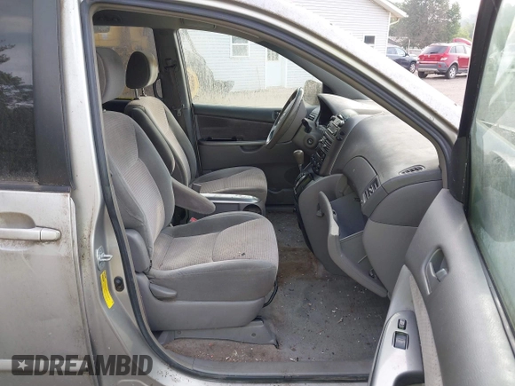 2006 Toyota Sienna CE z VIN 5TDZA23C26S505047, wystawiony jako IAAI lot #42464598 z przebiegiem 218 406 mil mil oraz . Historia ofert i sprzedaży dostępna na DreamBid. Obrazek 5.