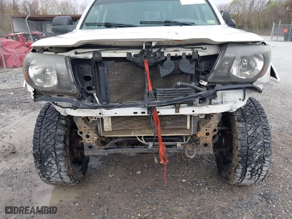 2007 Toyota Tacoma with VIN 3TMLU42N37M011017, listed as a IAAI auction lot 41949797 with 227,638 mi miles. Bid and sale history available at carsss.com. Image 6.