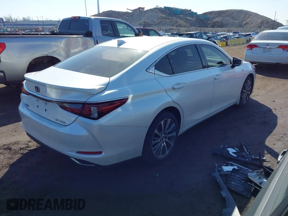 2020 Lexus ES with VIN 58ADZ1B14LU060691, listed as a IAAI auction lot 41633019 with 28,176 mi miles. Bid and sale history available at carsss.com. Image 4.
